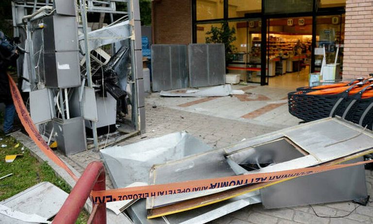 Γλυφάδα: Αποτυχημένη απόπειρα ληστείας σε τρία ΑΤΜ