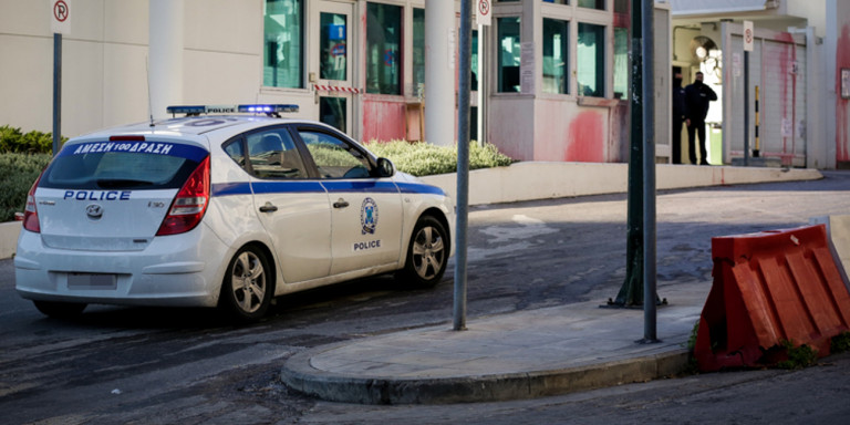 Παλαιό Φάληρο: Ένα ακόμη κρούσμα από αυτοκίνητο που «μπουκάρει» σε κατάστημα