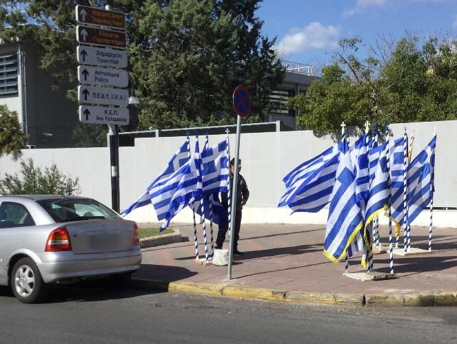 Οι γαλανόλευκες της οδού Δωδεκανήσου
