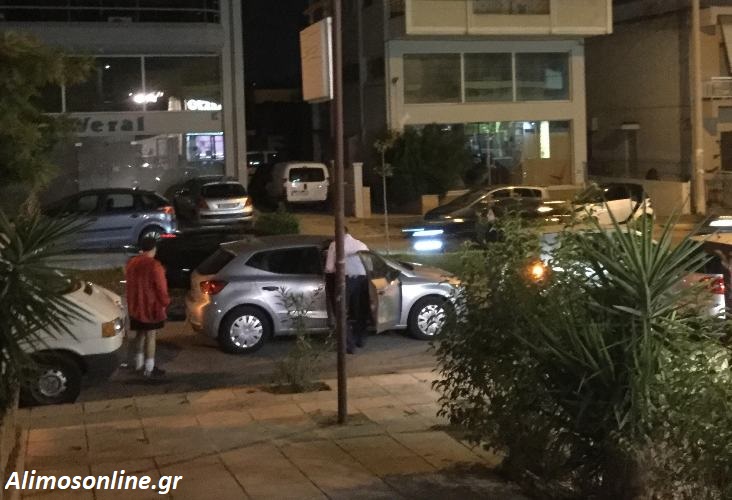 Καραμπόλα τριών αυτοκινήτων στη Λ. Ιωνίας