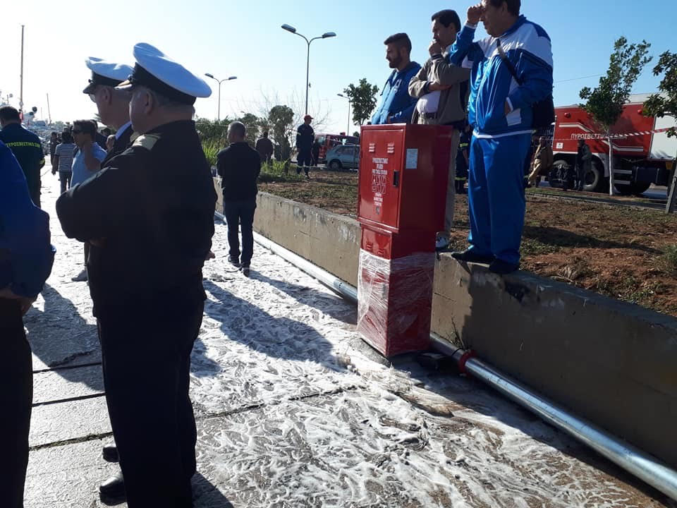 Σε νάυλον είναι ακόμη τυλιγμένο το σύστημα πυρόσβεσης στη Μαρίνα Γλυφάδας
