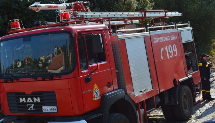 Φωτιά ξέσπασε σε σπίτι στη Γλυφάδα