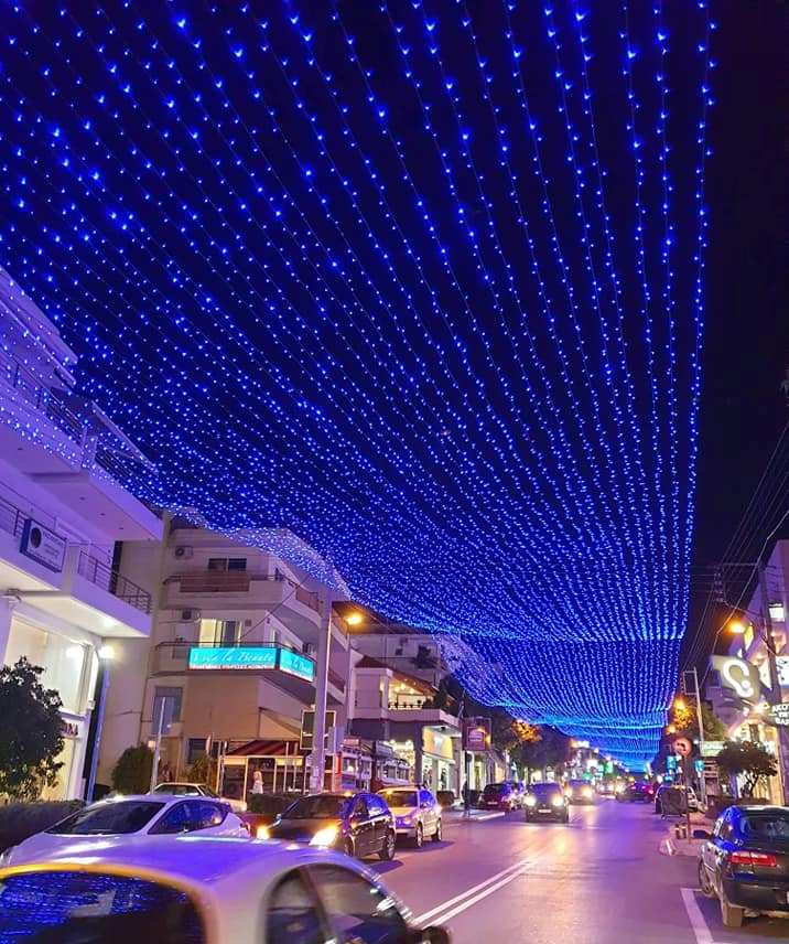 Η «μπλε θάλασσα» της Λ. Ιασωνίδου