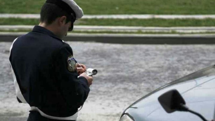 Βουλιαγμένη: Πρόστιμο 2.440 ευρώ σε μοτοσικλετιστή που έτρεχε με 200 στο αντίθετο ρεύμα