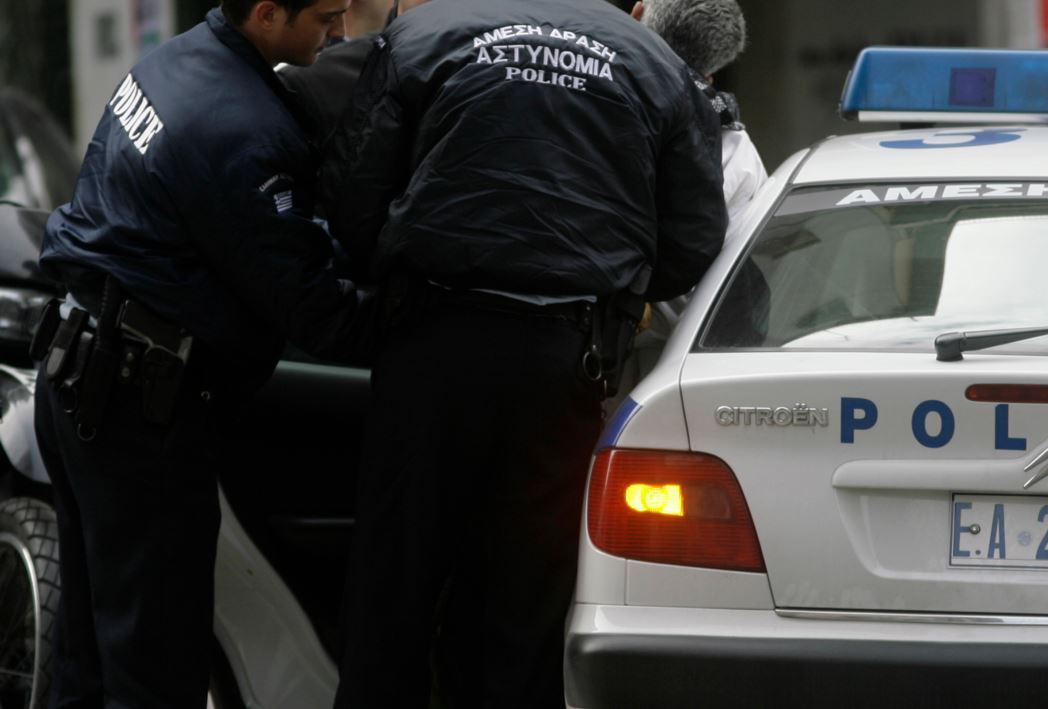 Συνελήφθη η 10μελής σπείρα που «ρήμαζε» σπίτια ηλικιωμένων στα Νότια Προάστια