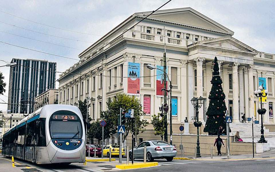 Τα έργα στο Φάληρο φρενάρουν την πορεία του τραμ προς Πειραιά