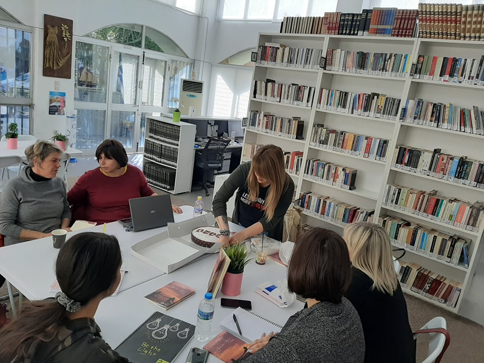 Το τμήμα Δημιουργικής Γραφής του ΘΟΠΑΑ έκοψε την πίτα του
