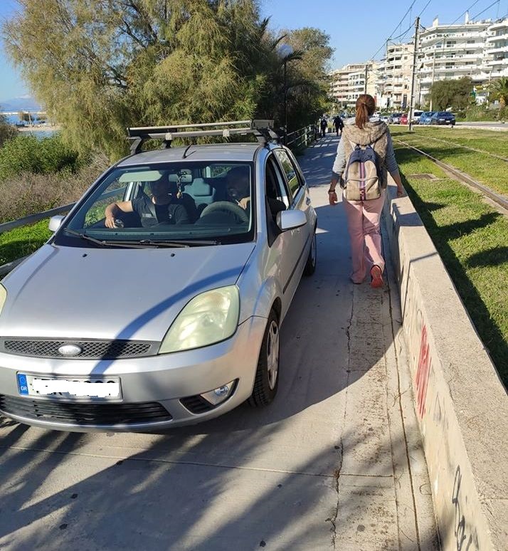 Μάλλον θεώρησε πως ο πεζόδρομος του ανήκει