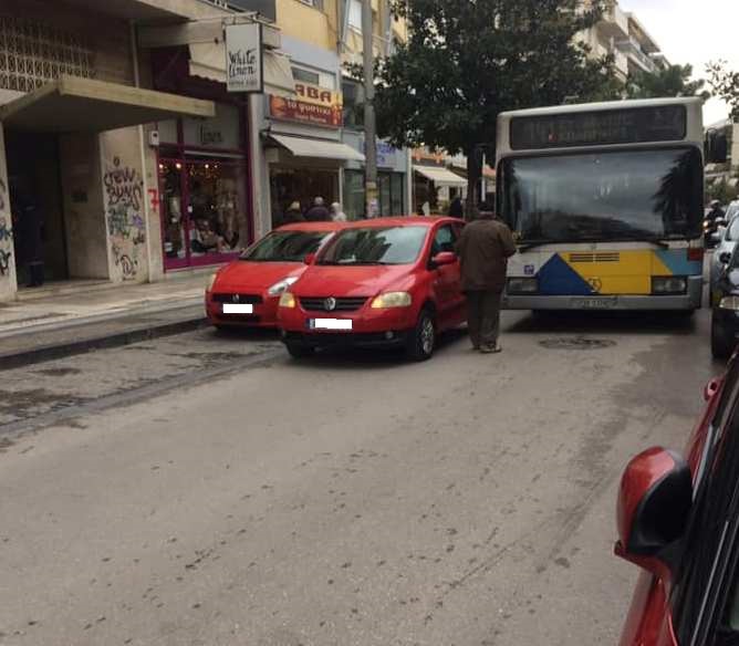 Με ακόμη ένα μποτιλιάρισμα στην Αγορά Θουκυδίδου ξεκίνησε η νέα χρονιά
