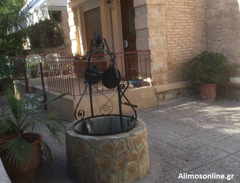 Μία όμορφη μονοκατοικία με πηγάδι στο Καλαμάκι