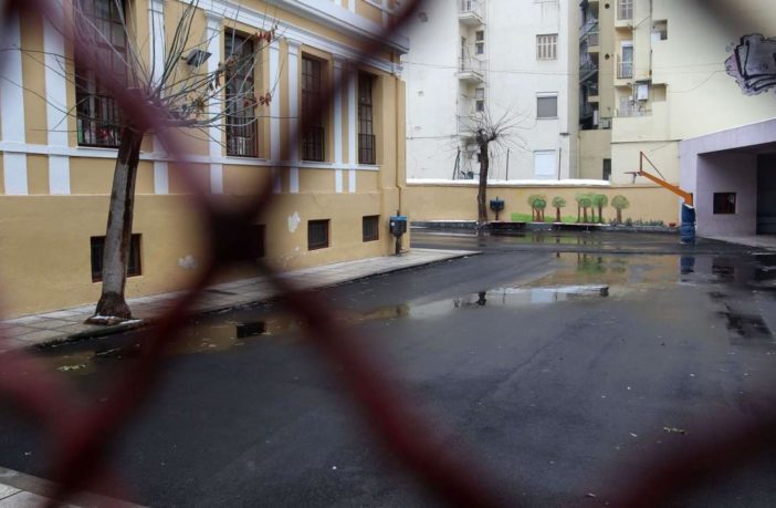 Βύρωνας: Έδειραν 17χρονο όταν προσπάθησε να προστατέψει την αδελφή του από bullying 