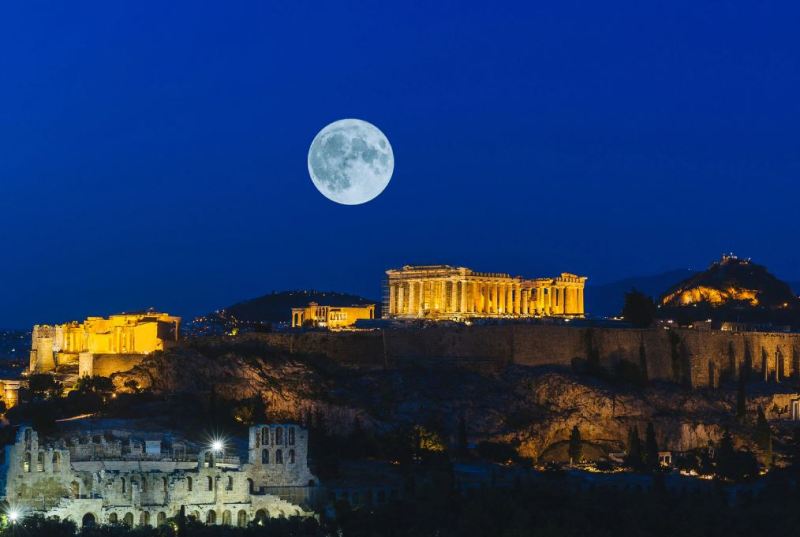 Aπόψε η δεύτερη υπερπανσέληνος του έτους