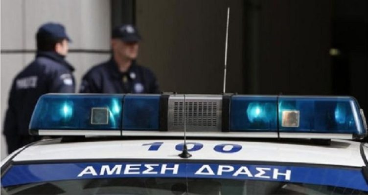 Συνελήφθη σπείρα που «άνοιγε» αυτοκίνητα στα Νότια Προάστια