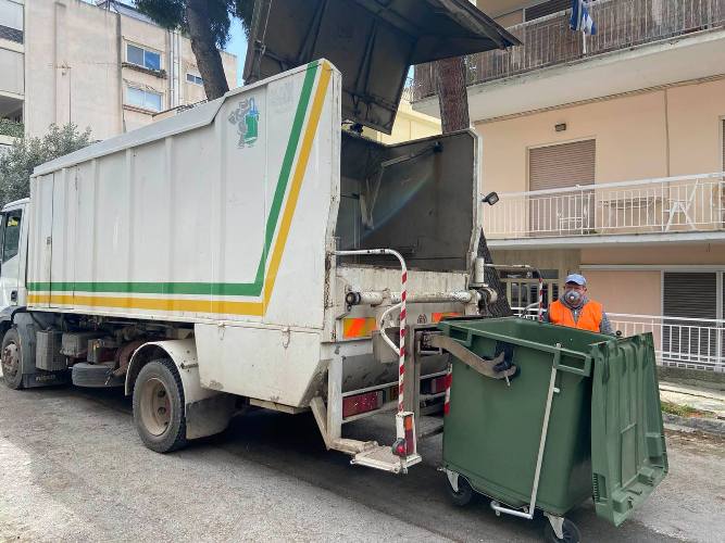 Καθαρίζονται και απολυμαίνονται όλοι οι κάδοι του Αλίμου