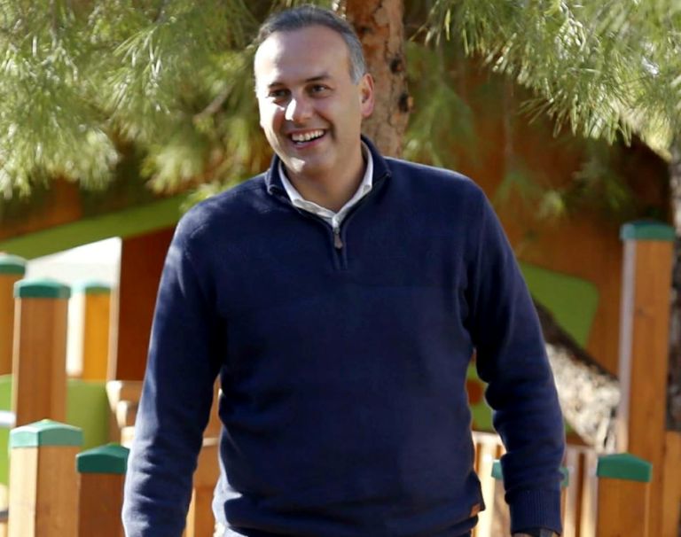 Γλυφάδα: Ο Γιώργος Παπανικολάου δίνει το 50% του μισθού του στον ειδικό λογαριασμό για τον Covid- 19