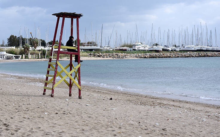 Κορωνοϊος: Μπάνιο επιτρέπεται να κάνουν μόνο όσοι έχουν προβλήματα υγείας και έχουν το σχετικό ιατρικό πιστοποιητικό