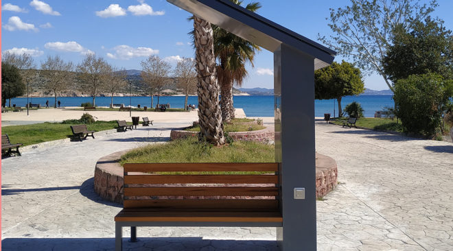 Τα πρώτα ενεργειακά infokiosk παγκάκια στα Νότια Προάστια