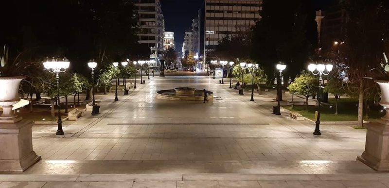 Πώς θα βγει η Ελλάδα από την καραντίνα: Αρχή με εµπορικά, λύκεια και δικαστήρια