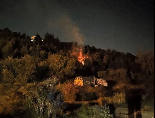 Ηλιούπολη: Μικρής έκτασης πυρκαγιά λόγω φωτοβολίδων