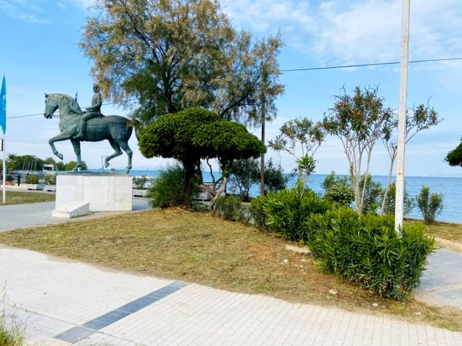 Το παραλιακό μέτωπο ομορφαίνει 