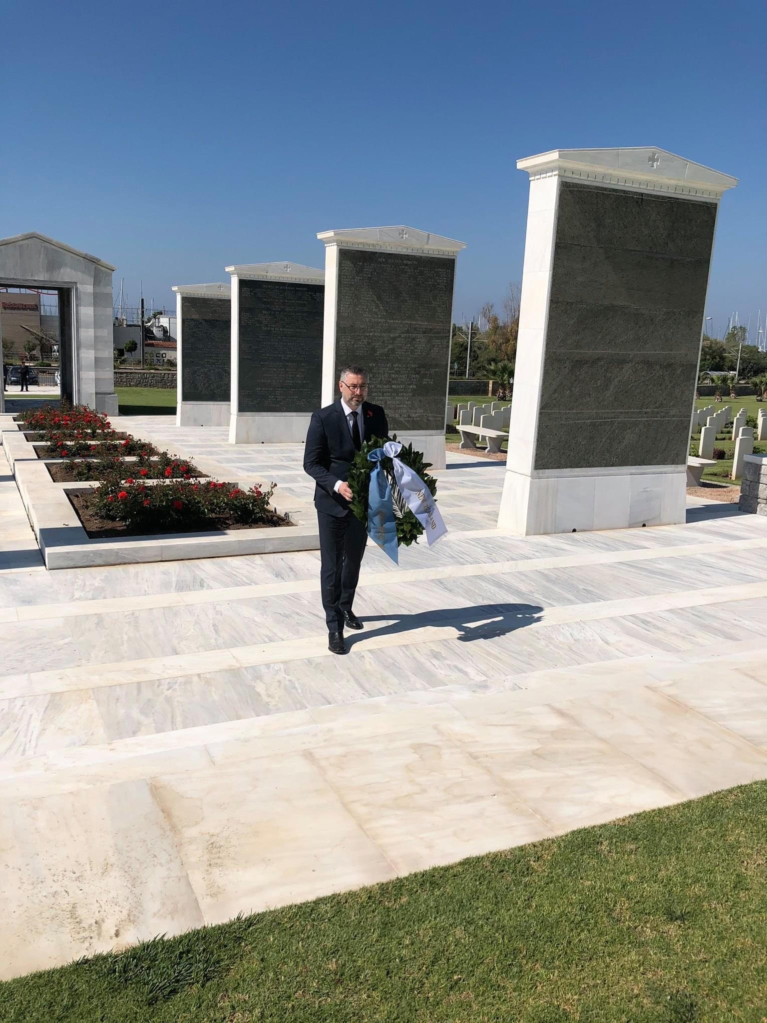 Anzac Day στο Συμμαχικό Κοιμητήριο: Κατάθεση στεφάνου από τον Πρέσβη της Αυστραλίας