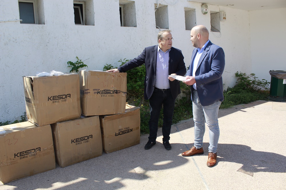 10.000 μάσκες προσέφερε ο Δήμος Βάρης Βούλας Βουλιαγμένης στο Γ.Ν. Ασκληπιείο Βούλας 