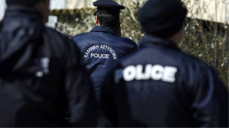 Κινηματογραφική έφοδος των αστυνομικών σε σπίτι ληστών στην Αργυρούπολη