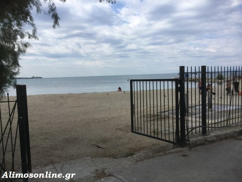 Άνοιξε η ελεύθερη παραλία