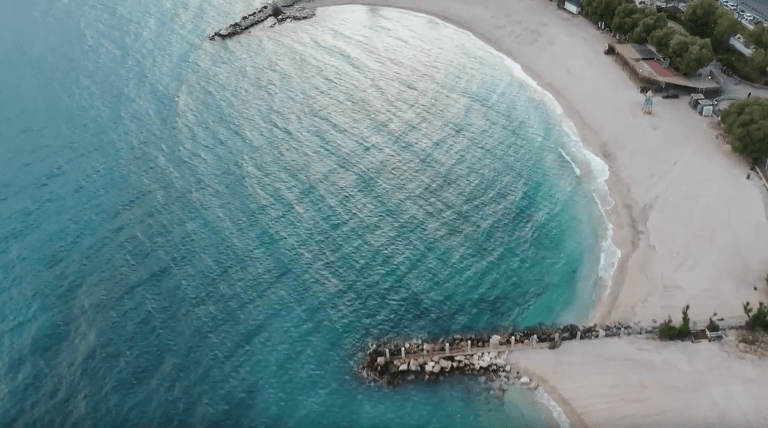 Video Drone: Οι ελεύθερες πλαζ του Αλίμου άνοιξαν για το κοινό