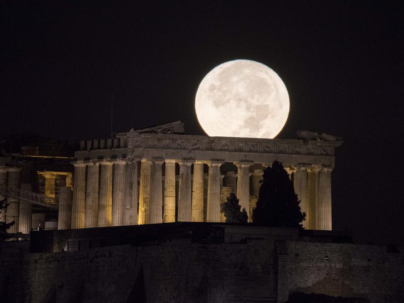 Απόψε θα απολαύσουμε την τελευταία υπερπανσέληνο του έτους
