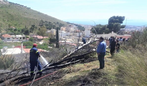 Ο Δήμος Ηλιούπολης πρόλαβε την πρώτη πυρκαγιά στον Υμηττό