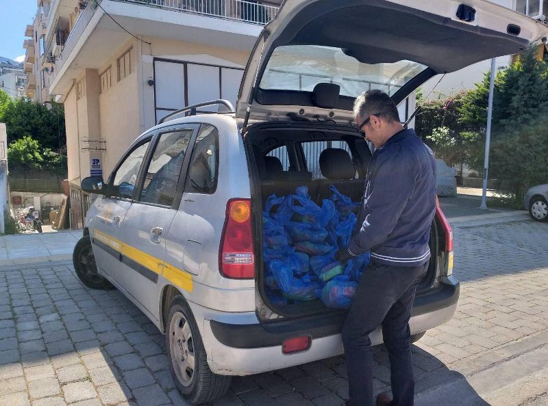 Ξεκίνησε στον Άλιμο η διανομή δύο γευμάτων την ημέρα σε ευπαθείς ομάδες
