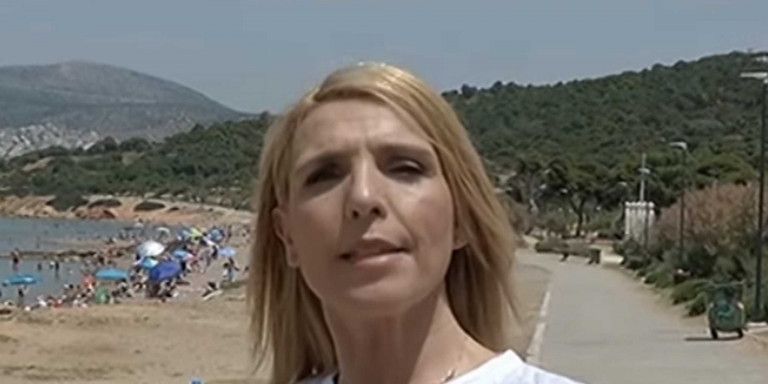 Επιτέθηκαν με πέτρες στη δημοσιογράφο του Alpha Ρένα Κουβελιώτη σε ρεπορτάζ σε παραλία στο Καβούρι