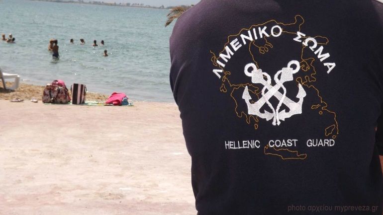 Το άψυχο σώμα μίας γυναίκα ανασύρθηκε από τη θάλασσα της Βουλιαγμένης