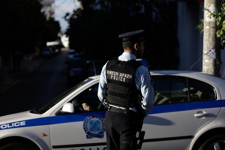 Νέα Σμύρνη: To βίντεο με τους διαρρήκτες που κλειδώθηκαν μέσα σε πολυκατοικία