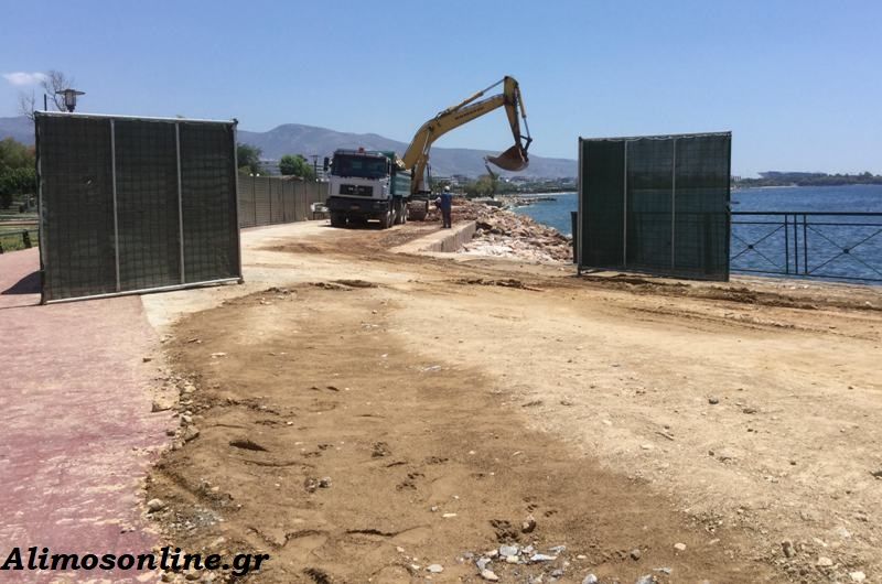 Συνεχίζονται τα έργα στον πεζόδρομο της παραλίας μας