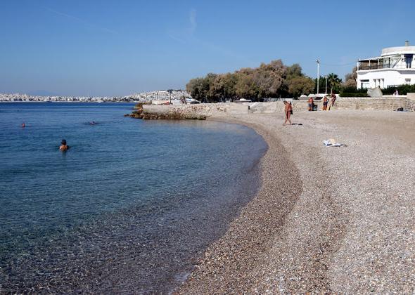Γυναίκα βρέθηκε νεκρή στην παραλία του Παλαιού Φαλήρου