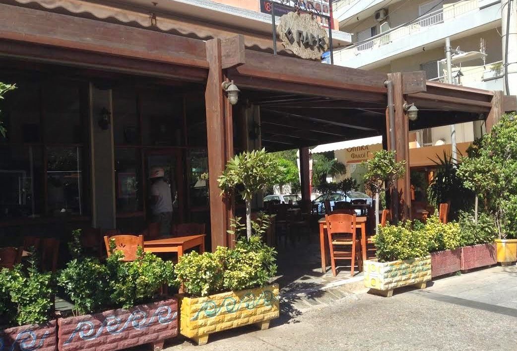 Τι θα έλεγες για ένα σουβλάκι από τον «Πάρι» απόψε;