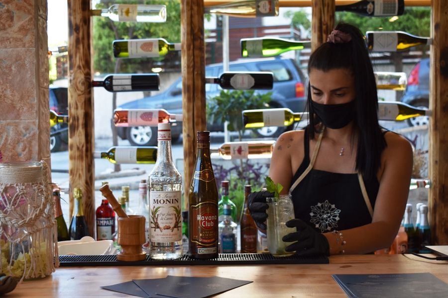 Στο Duarte μπορείς να πάρεις cocktail take away και έχεις έκπτωση στις υπηρεσίες ομορφιάς του