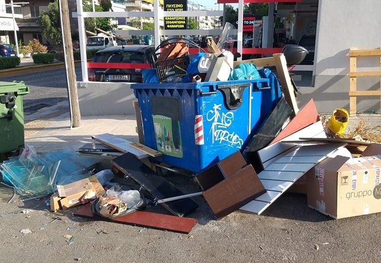 Ελληνικό -Αργυρούπολη: Υψηλά πρόστιμα σε όσους πετάνε μπάζα σε πάρκα και πλατείες