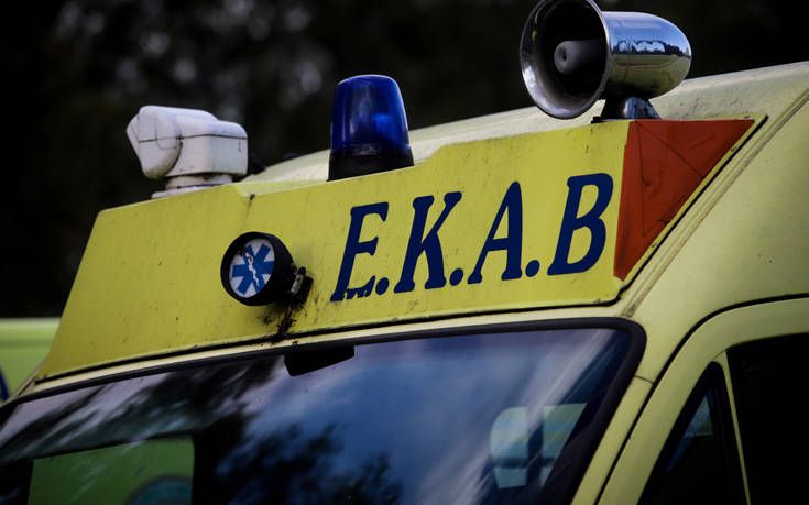 Ηλικιωμένη ανασύρθηκε χωρίς τις αισθήσεις της από τη θάλασσα στη Βουλιαγμένη