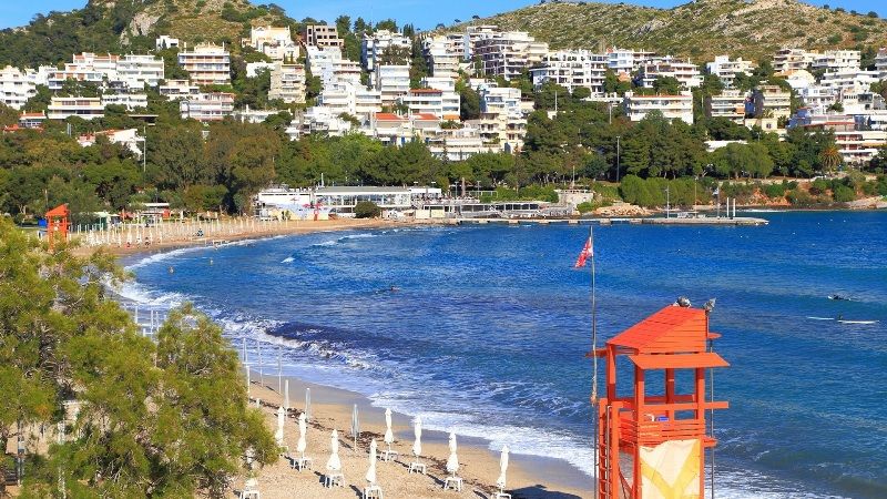 Παρ'ολίγον τραγωδία στη Βουλιαγμένη: Ένα εξάχρονο κορίτσι σώθηκε από πνιγμό