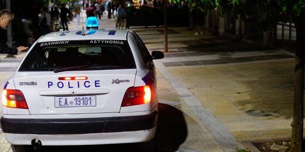 Συνελήφθη στη λεωφόρο Ποσειδώνος ένας επιχειρηματίας που επιχείρησε να «λαδώσει» αστυνομικούς