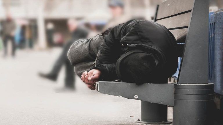 Όσα δήλωσε ο Γιάννης Φωστηρόπουλος για τους 33 αστέγους της παραλιακής