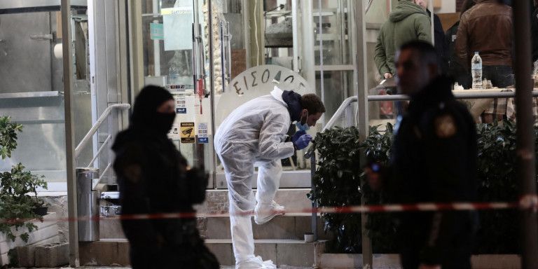 Πώς το έγκλημα στην Κέρκυρα σχετίζεται με τη δολοφονία σε ταβέρνα της Βάρης