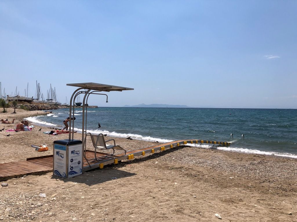Τοποθετήθηκε SeaTruck στην παραλία ΕΔΕΜ στο Φάληρο