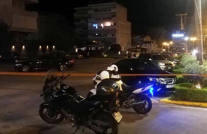 Μαφιόζικη επίθεση στη Βούλα: Προστασία σε 71 καταστήματα «πουλούσε» ο 50χρονος