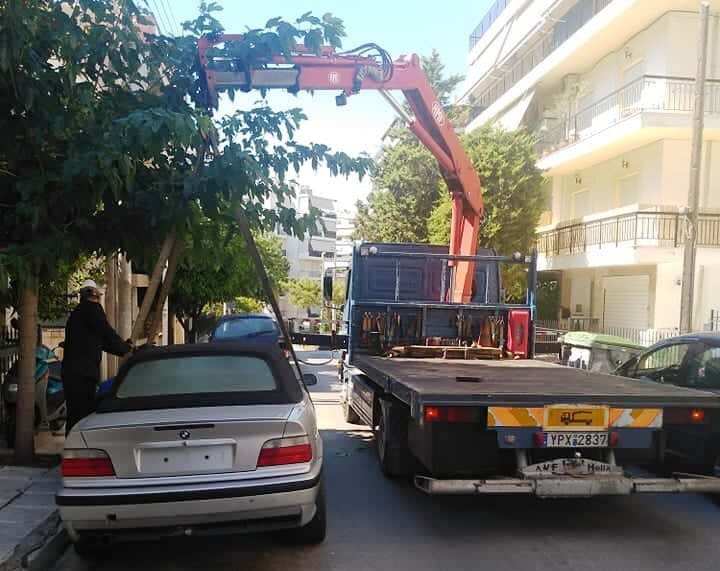 80 εγκαταλελειμμένα αυτοκίνητα και 25 μηχανάκια έχουν απομακρυνθεί από τους δρόμους του Αλίμου