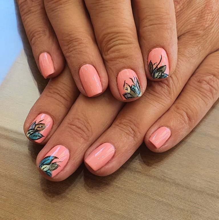 Τα summer-y nails του «Vasal»