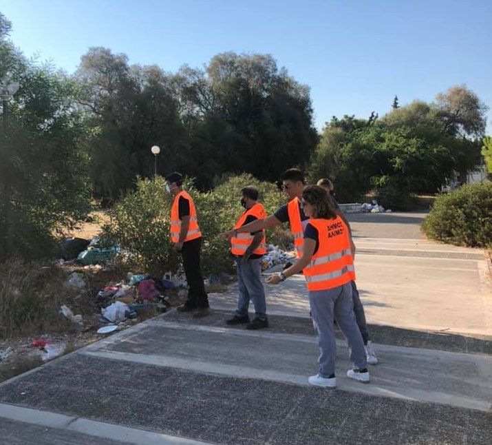 Επιχείρηση καθαριότητας από τον Δήμο Αλίμου 